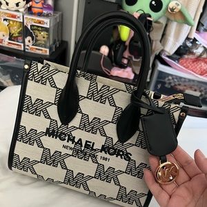 Michael Kors Vanilla Logo Purse